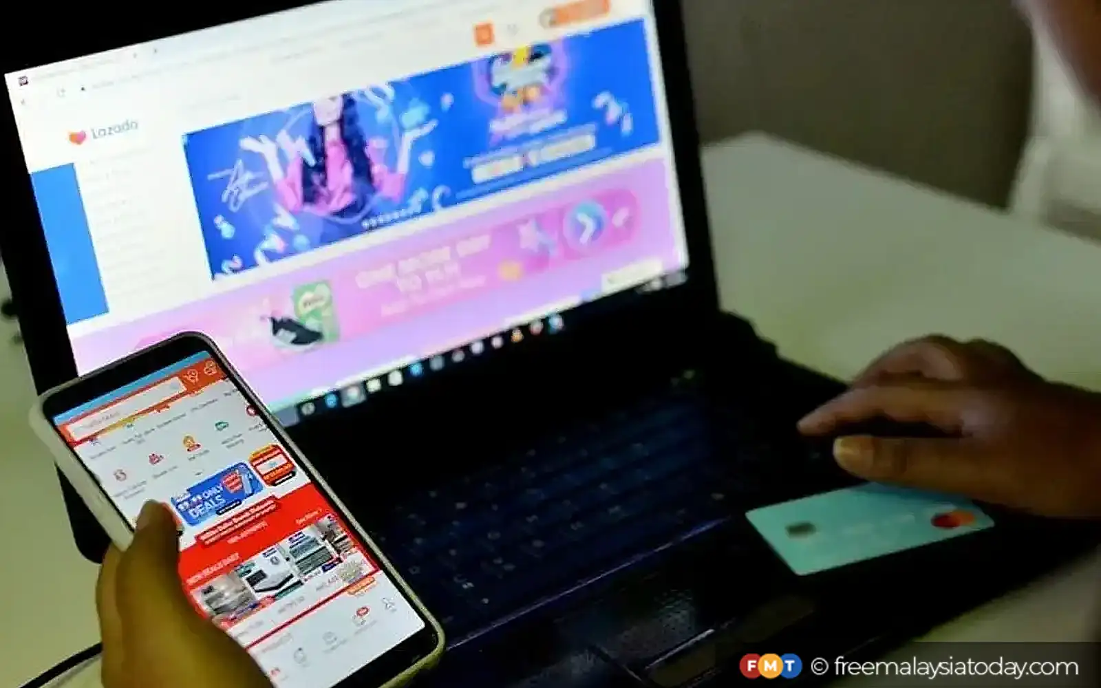 Govt to review registration, regulatory process for e-commerce platforms