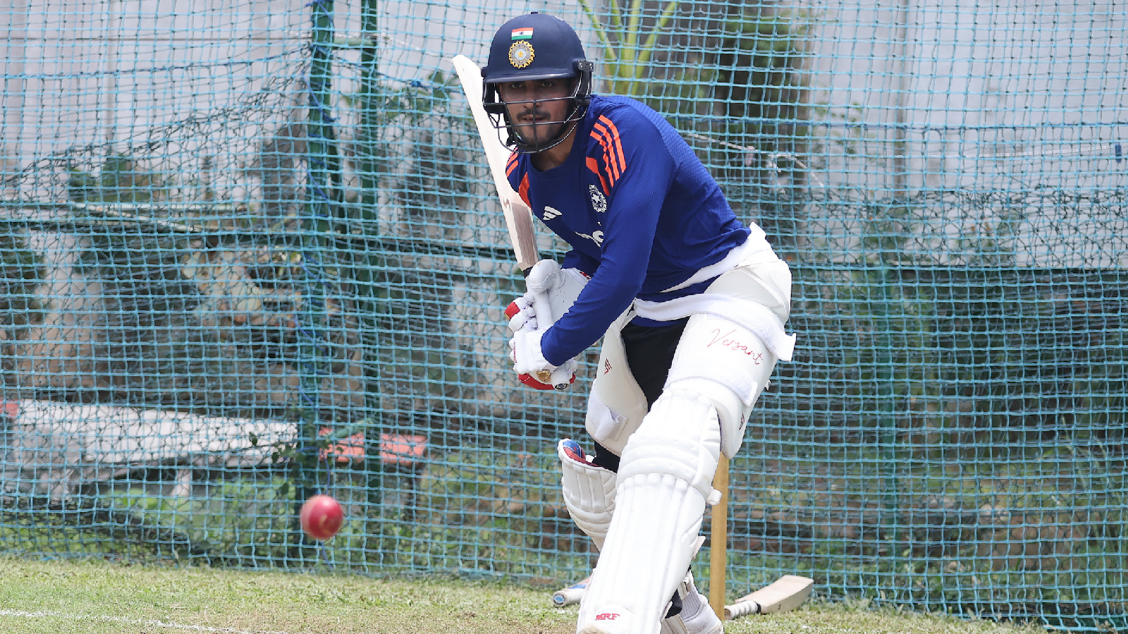 Shubman Gill returns to bat after finger injury on day 3 of India’s warm-up game