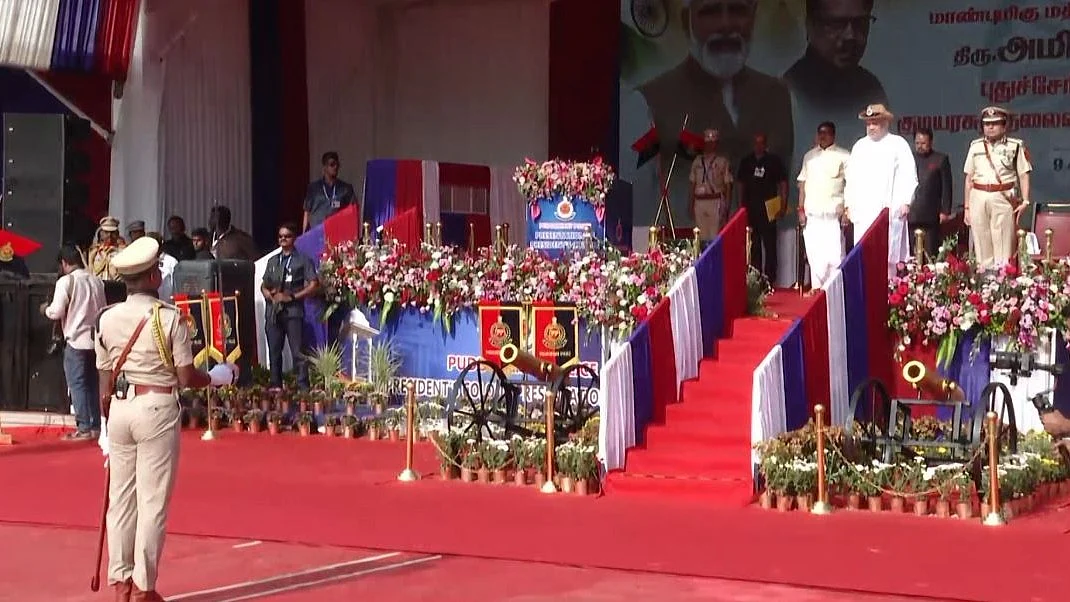 Union Home Minister Amit Shah Presents President's Police Colour To Puducherry Police During Gorimedu Ceremony | VIDEO