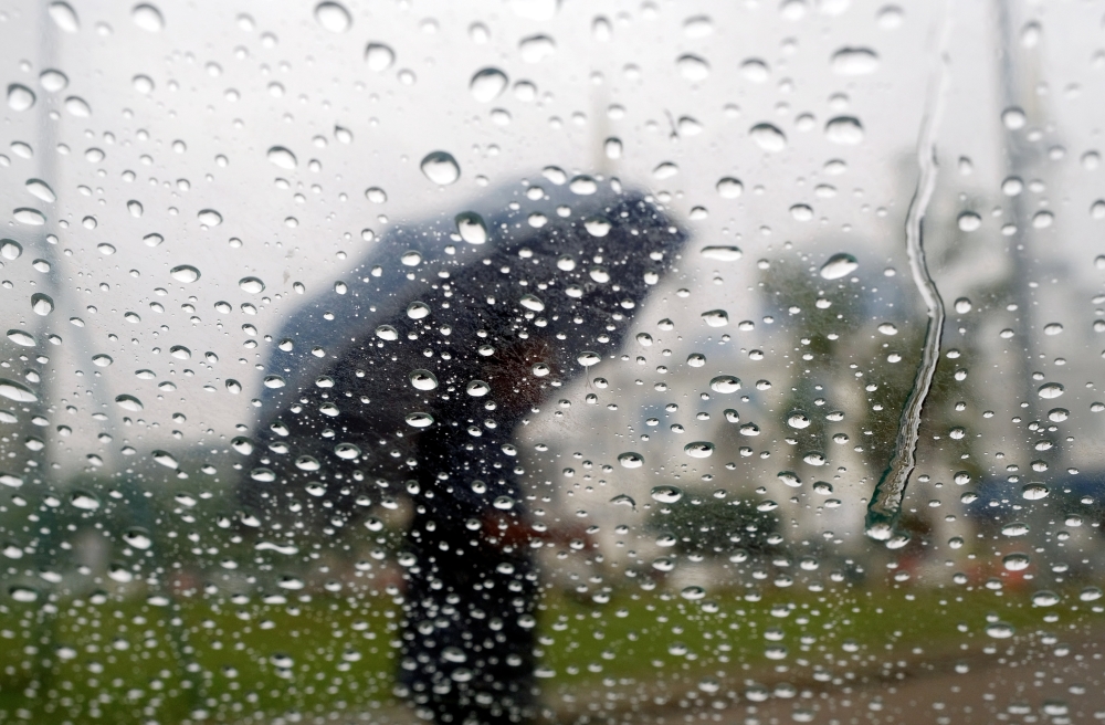 Thunderstorms, heavy rain forecast across 10 states, KL tonight
