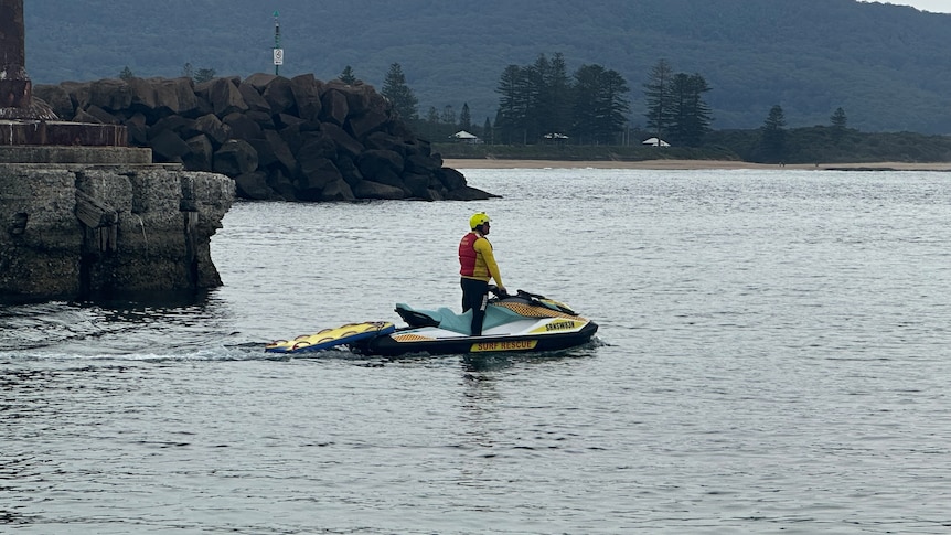 Body found in search for missing swimmer at North Wollongong