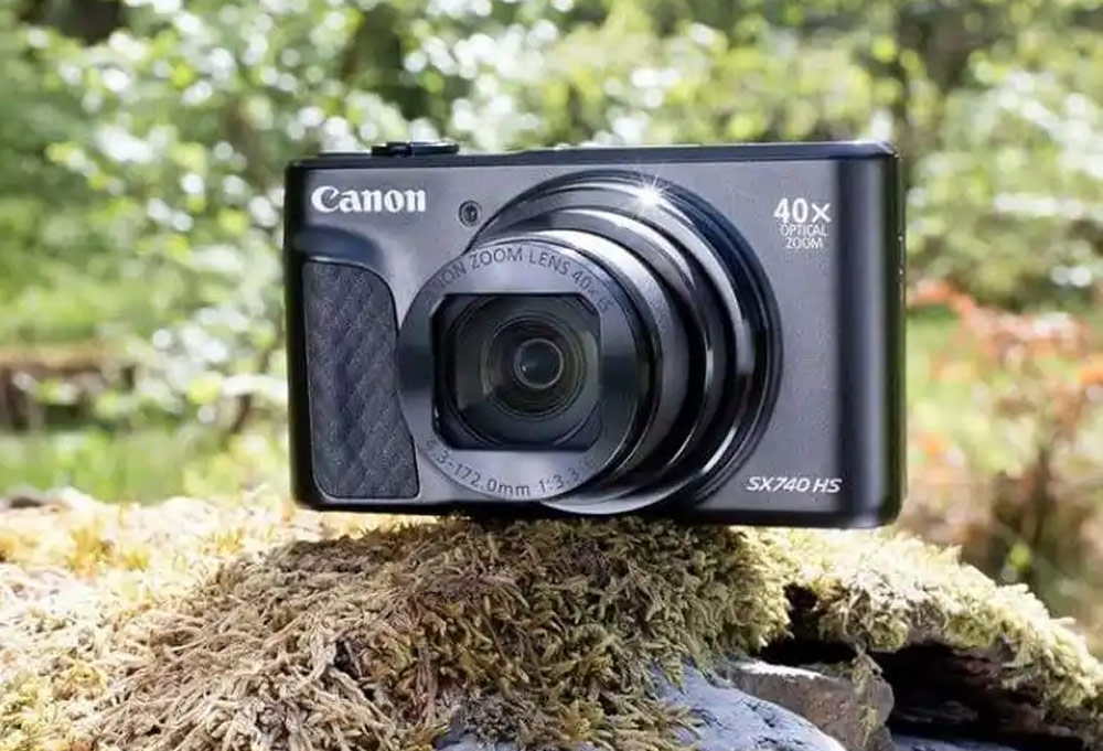 Think a compact camera can’t zoom? Think again with this amazing 40x travel zoom (now on offer)