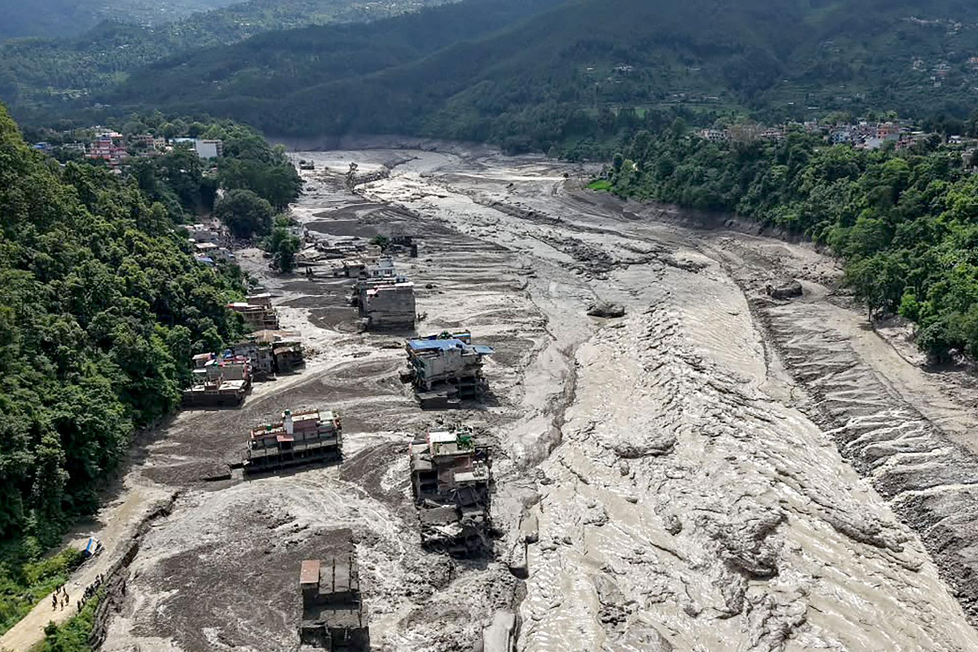 8 Koreans missing, 10 stranded in flood in Nepal