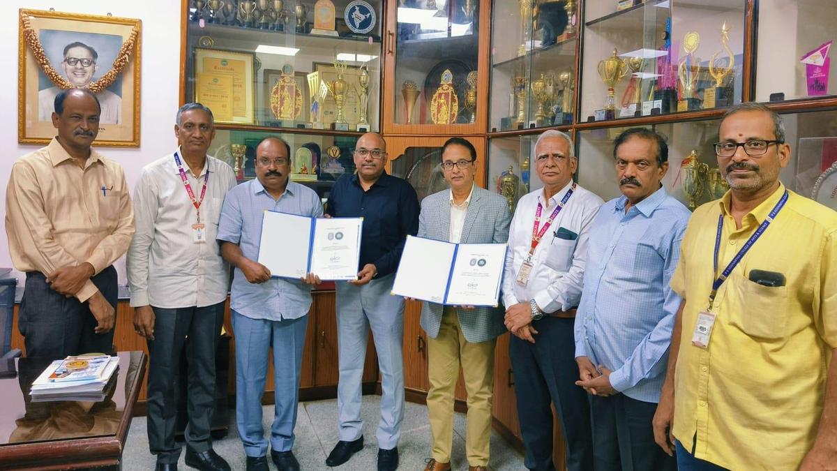 P.B. Siddhartha College signs MoU with Ritebook Technologies