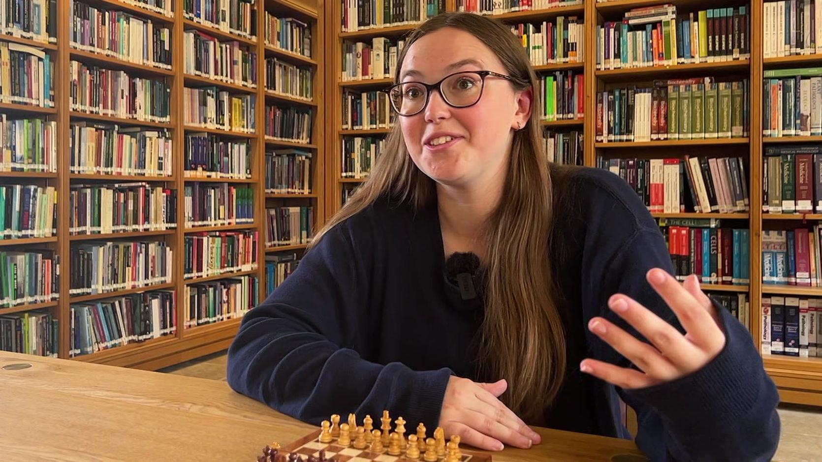 Female chess team 'must include a male player'