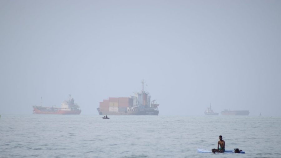Iran, Oman planning temporary corridor through Strait of Hormuz