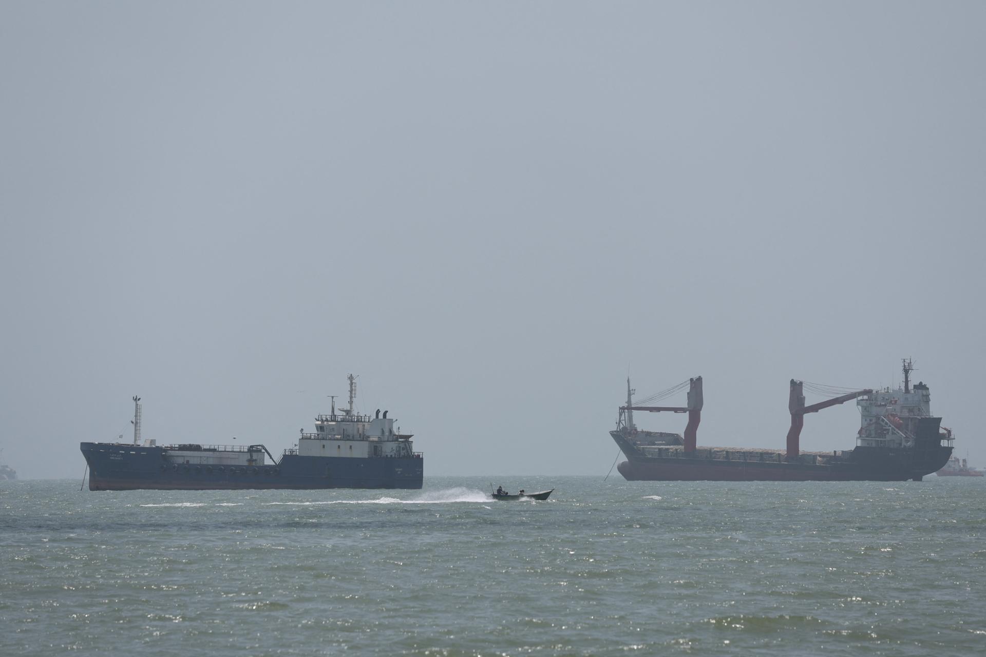 Iran and Oman still working on Strait of Hormuz accord, says senior Iranian source