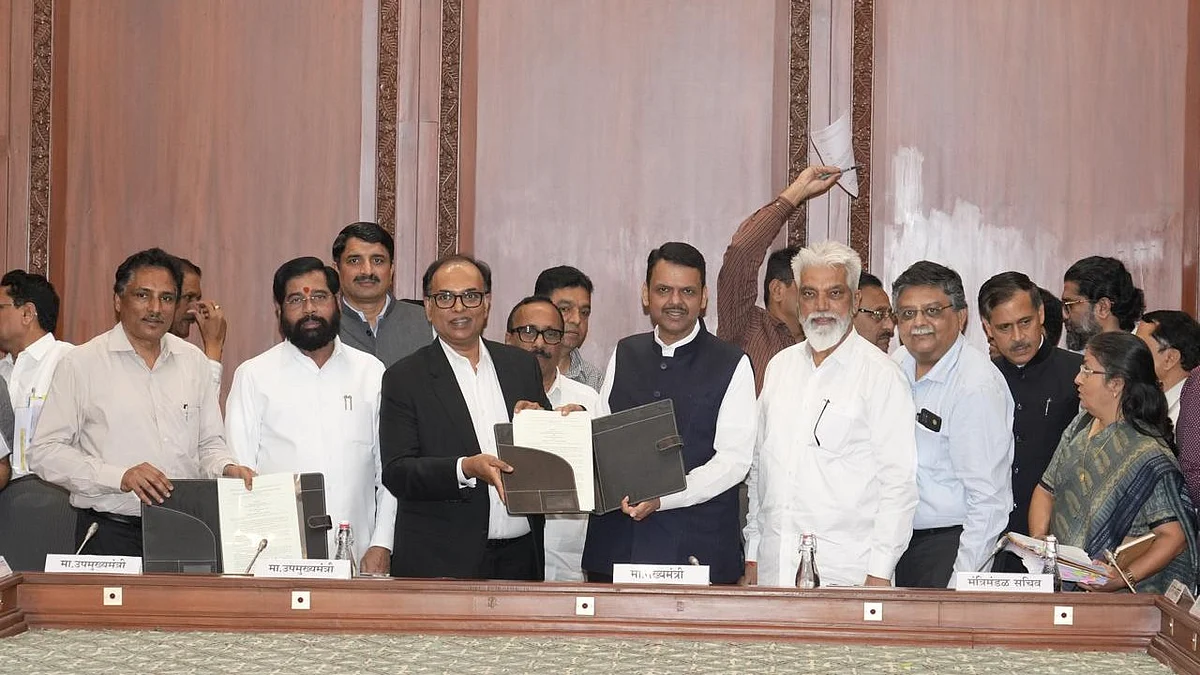 Maharashtra To Screen 20 Lakh Govt School Students For Eye Problems, Provide Free Spectacles