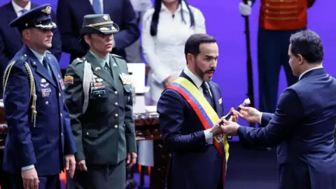US offers $1bn to Colombia on new right-wing president’s first day of office