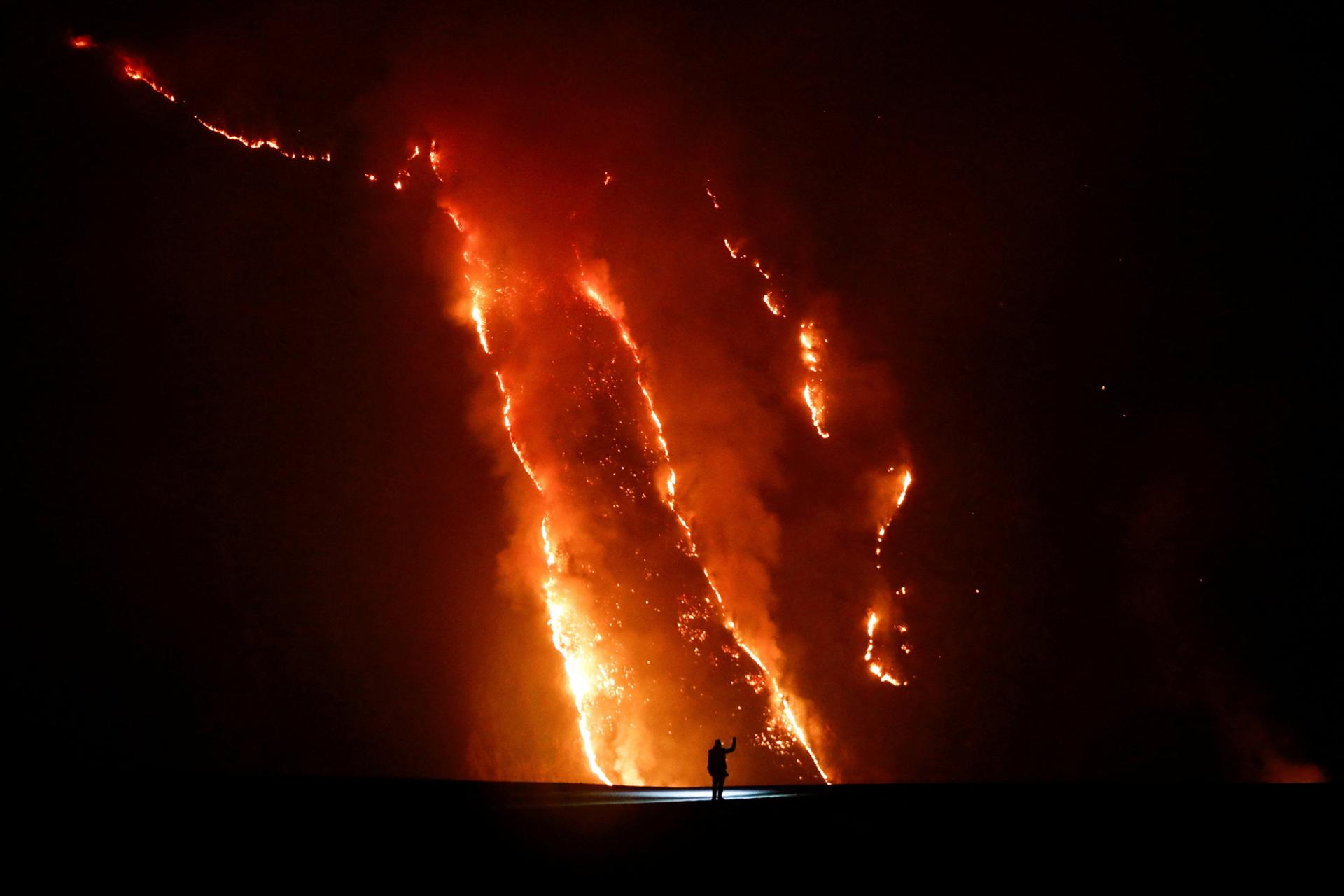 Wildfire in Indonesian national park grows
