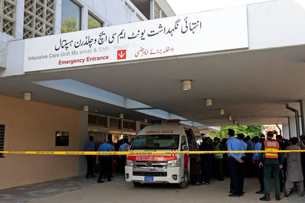 Pakistan mourns 14 newborns who died in hospital fire