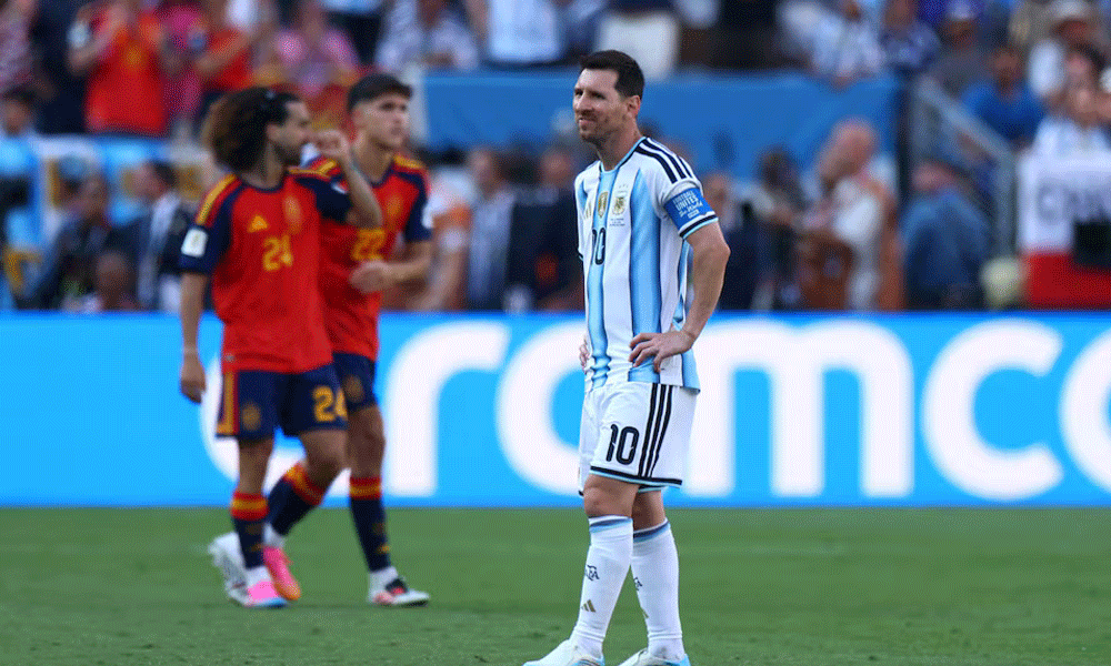 Argentine football prez: Lionel Messi alone will decide when to retire