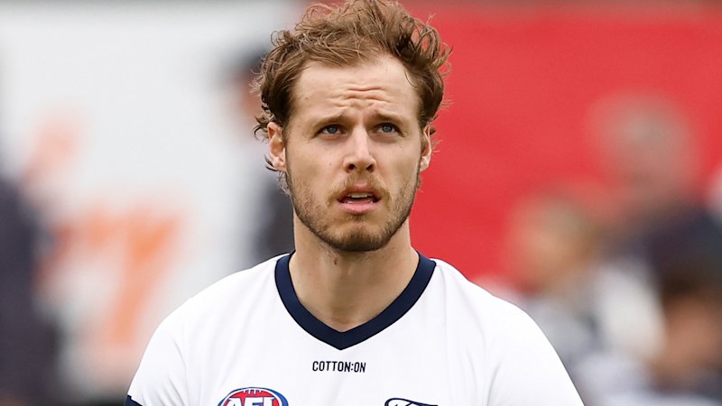 ‘Incompetent or deceitful’: Geelong Hall-of-Famer questions club’s concussion waiver