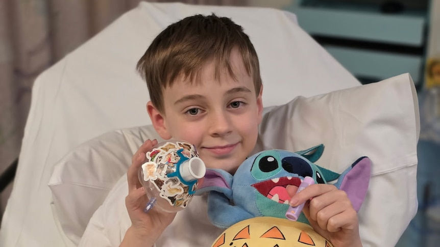 Boy punched in Melbourne CBD was visiting for cancer treatment, uncle says