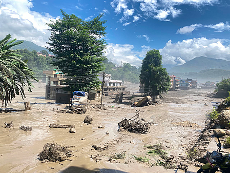 Nepal avalanche: 403 tourists, pilgrims 'missing', 157 bodies recovered