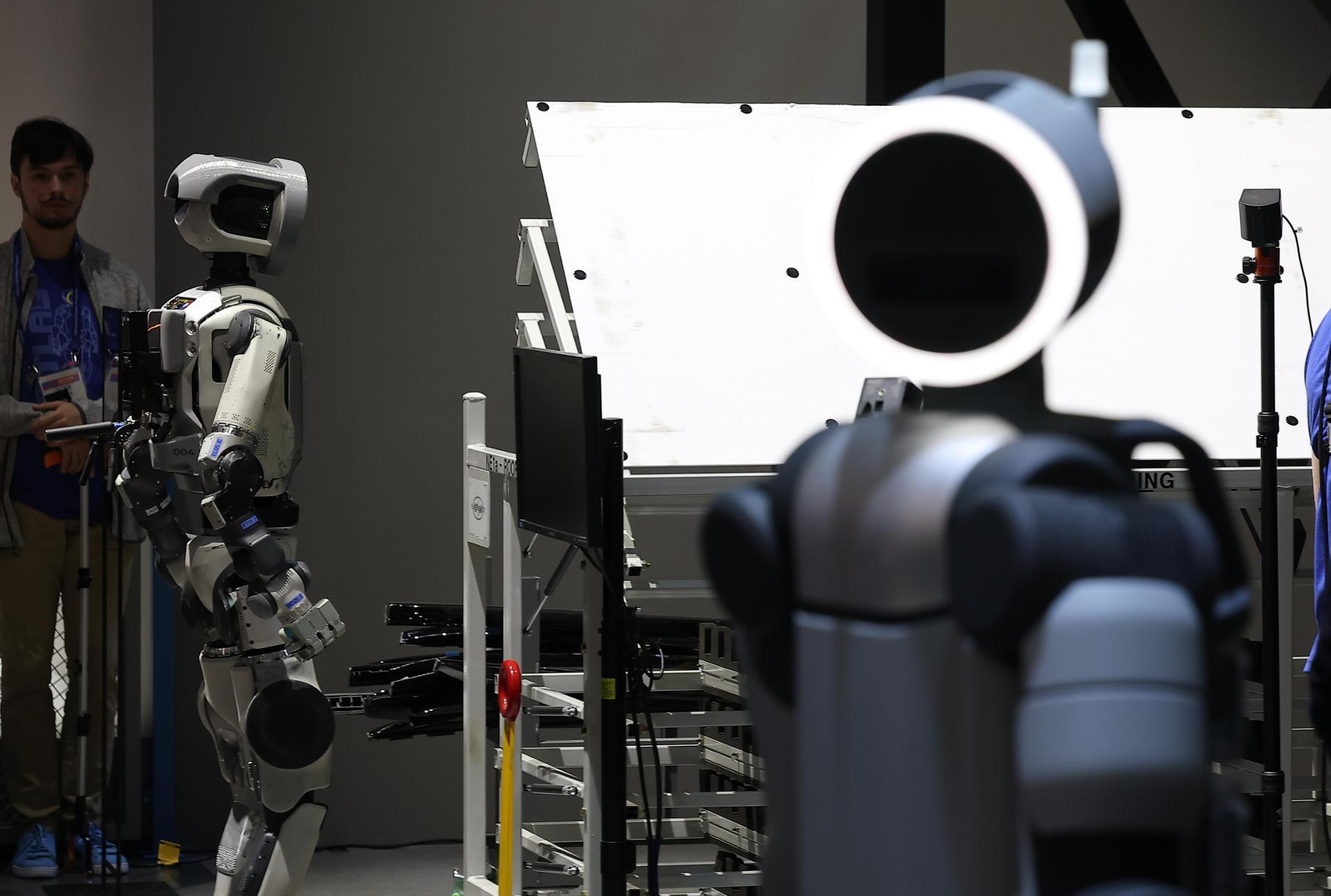 Korea to spend $1.66 bil. won through 2030 on full-stack humanoid development