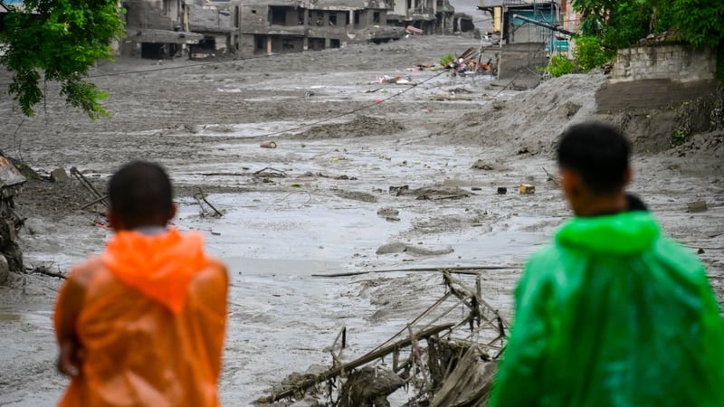 Rescuers search for survivors after Nepal floods