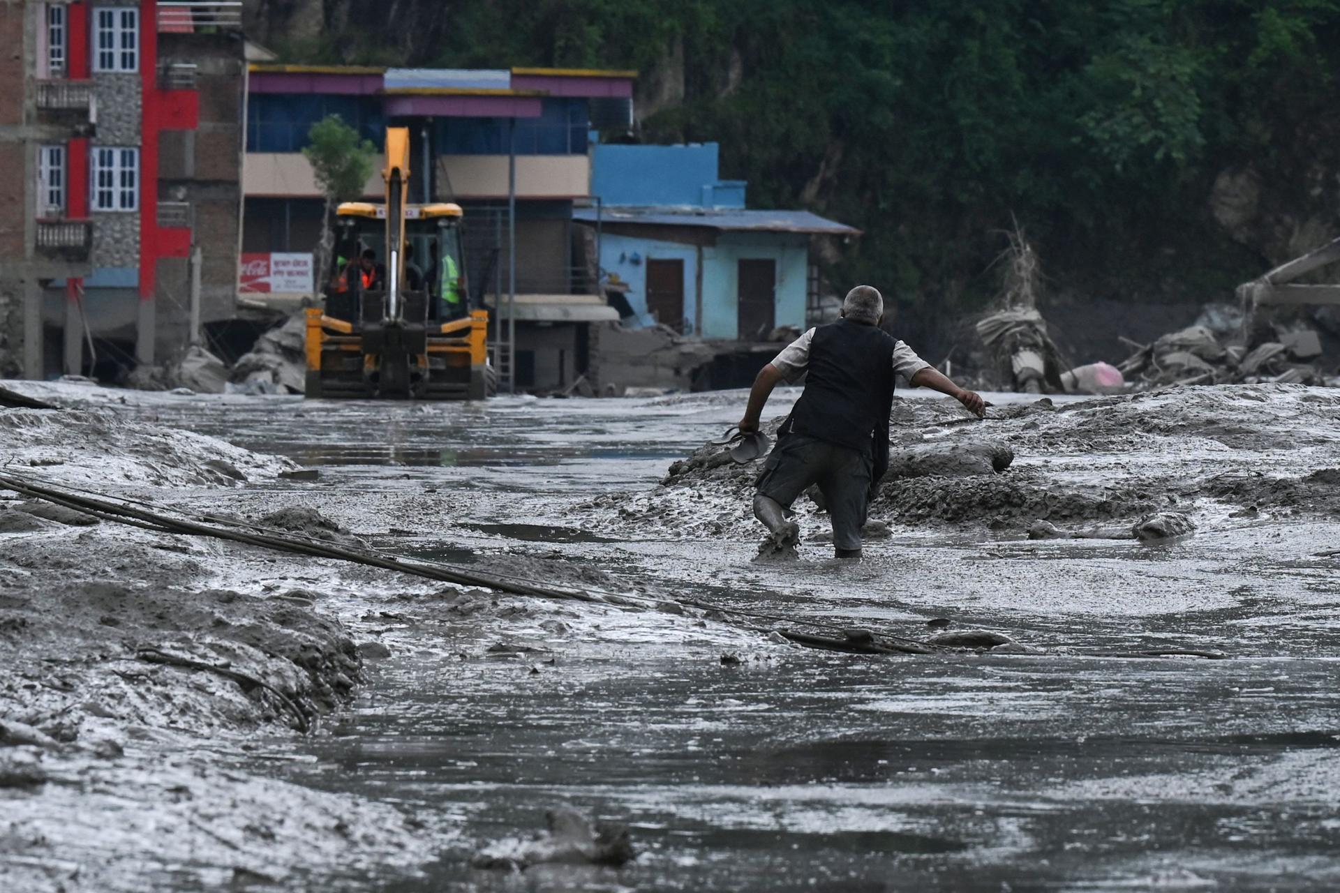 9 Koreans missing in deadly Nepal floods; Seoul sends rapid response team