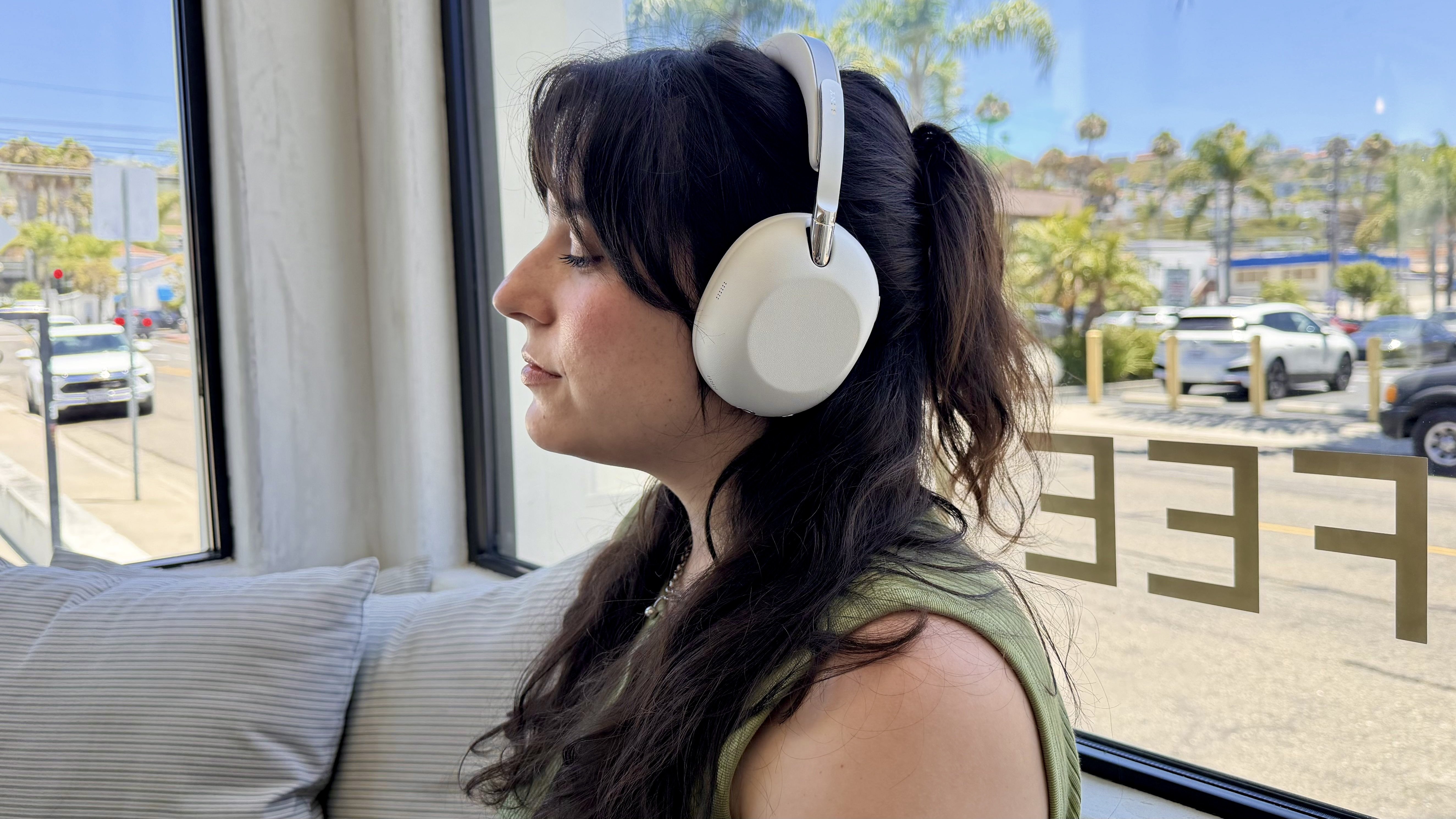 I found 1 major reason to shell out $650 for the Sony 1000X the Collexion headphones