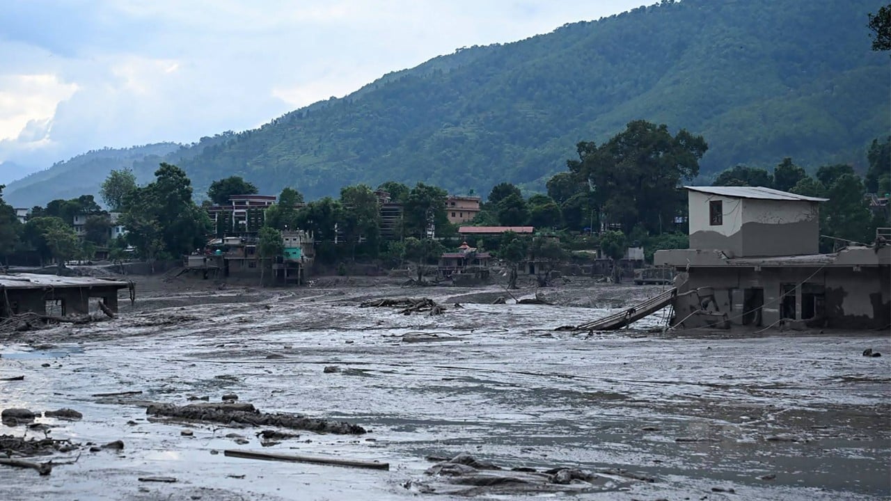 China-Nepal border disaster: 1,000-plus missing as Beijing sends rescue teams
