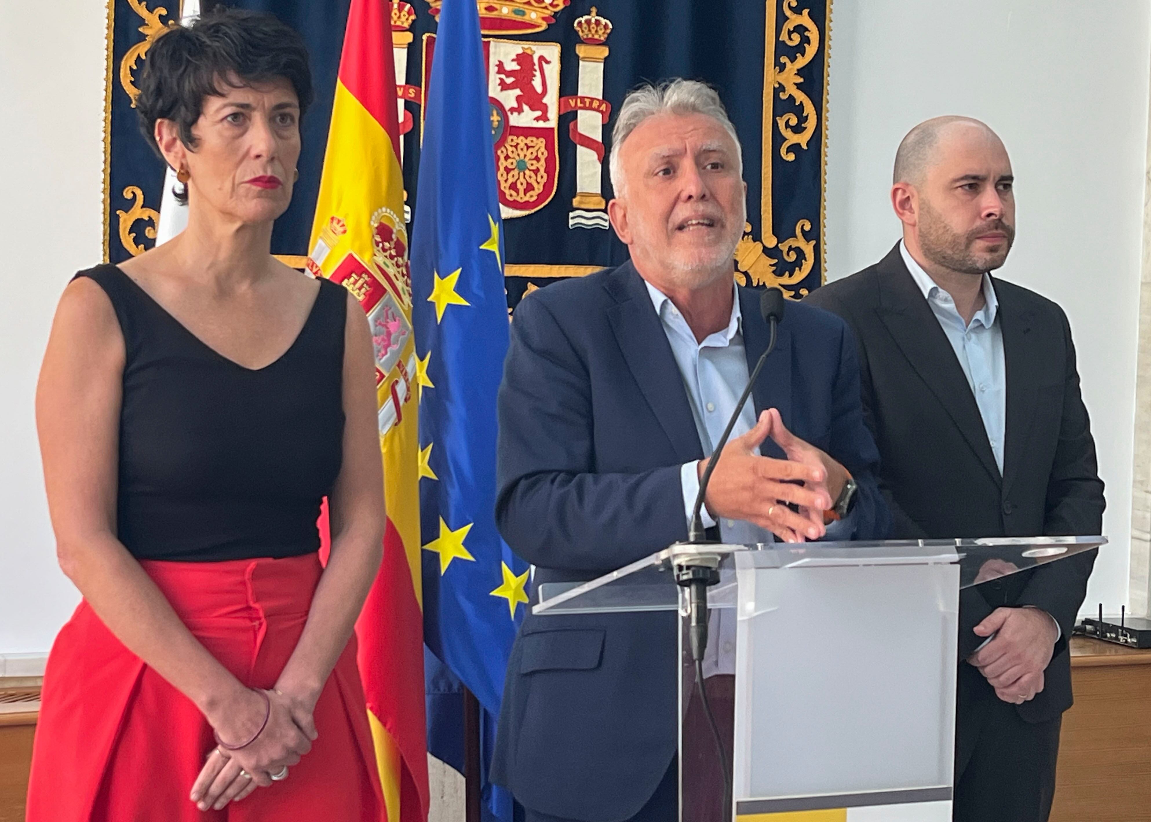La batalla por los espacios para alojar a migrantes alarga la crisis de Ceuta