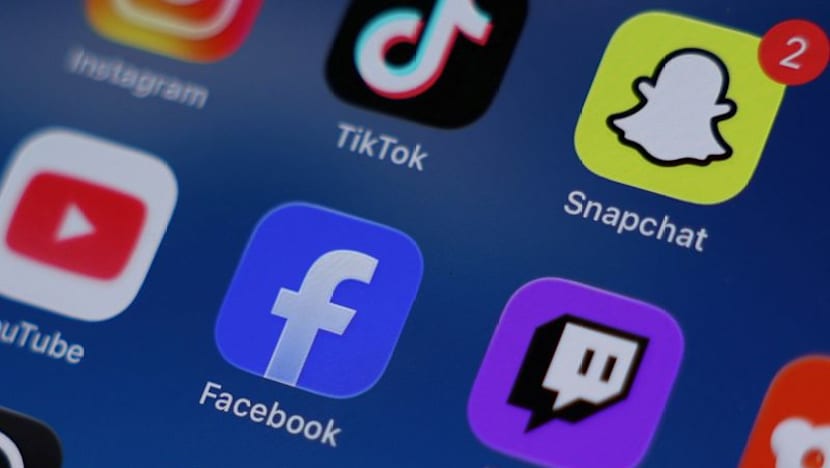 Three in five Americans favor stronger oversight of social media companies, Reuters/Ipsos poll finds