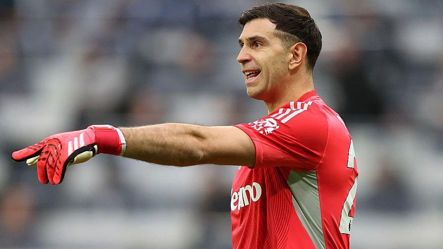 Transfer: Chelsea make Martinez decision in shock U-turn