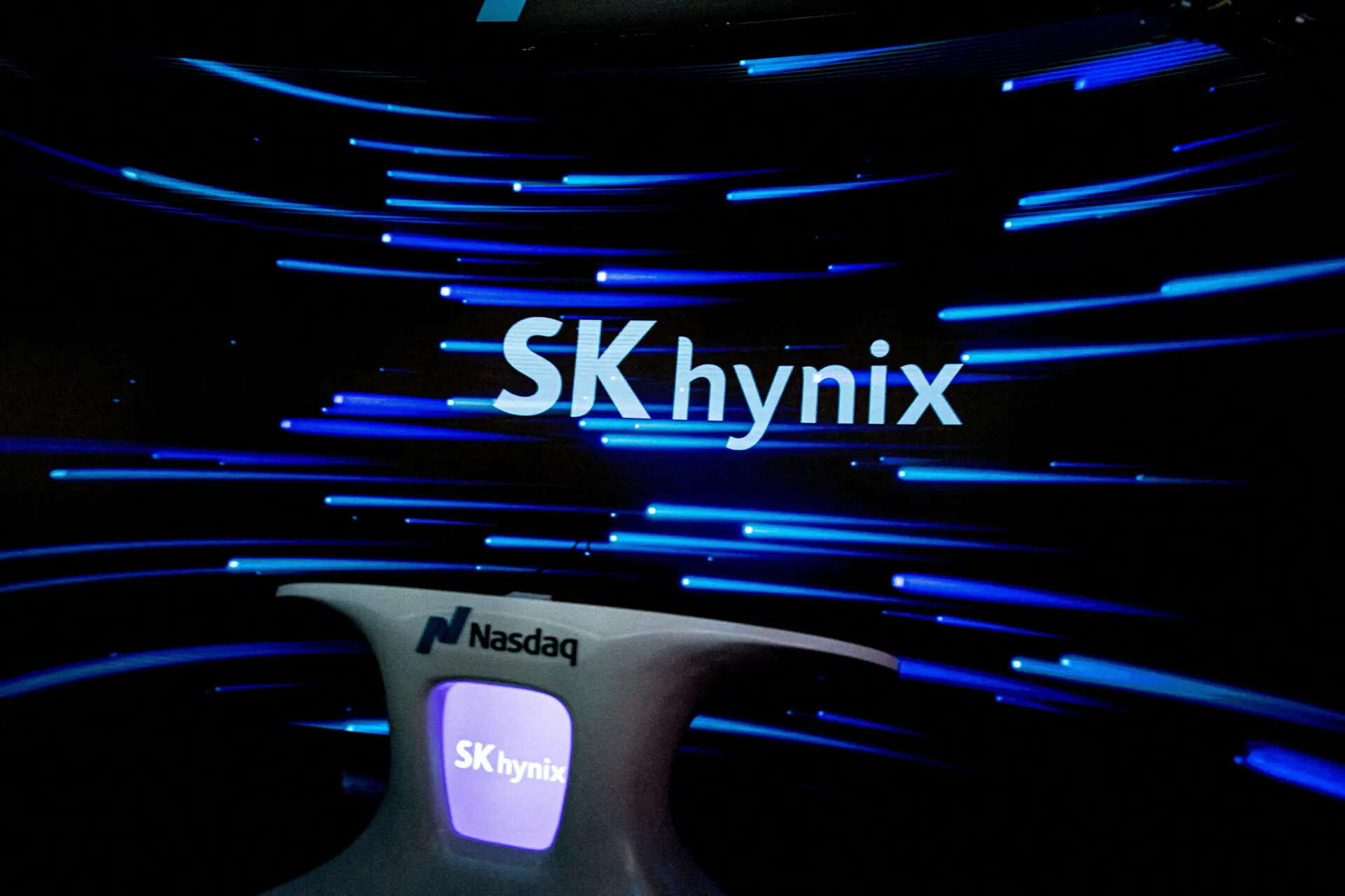 Former SK Hynix employee jailed for leaking information to a Chinese firm: Report