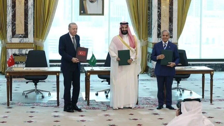 Makkah defence pact ‘purely defensive’, not targeted at any country: Dar