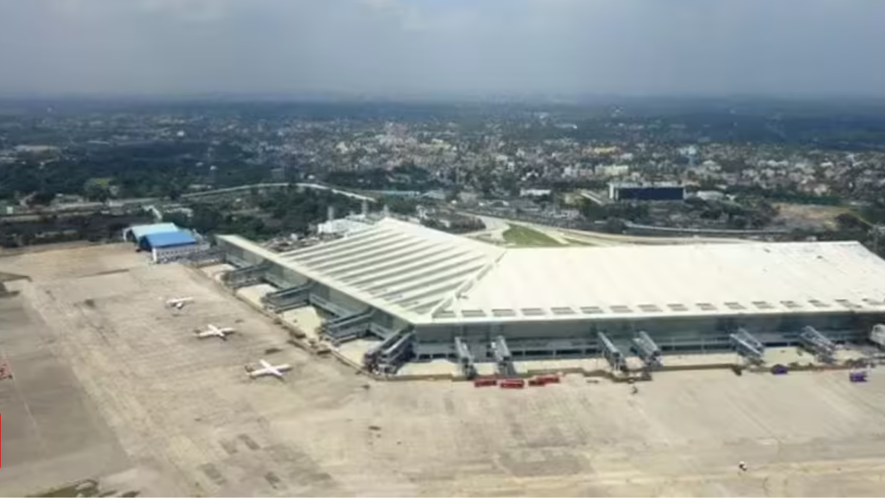 Laser blinds pilot, Malaysia Airlines flight flies in circle before Kolkata landing
