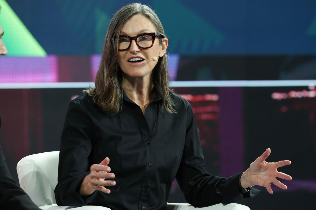 Cathie Wood's Biggest Buy Last Week Was SpaceX. She Sold Almost Exactly That Much Palantir the Same Day.