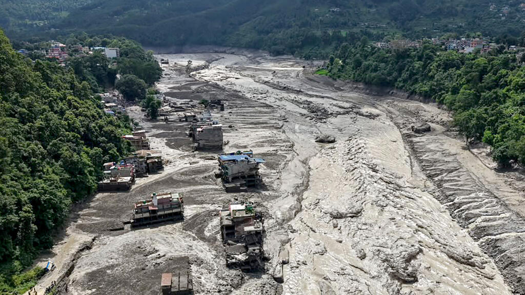 Glacier collapse may have caused Nepal-Tibet landslides, experts say