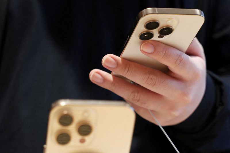 Apple tests memory chips from China’s CXMT to ease AI-driven supply crunch - WSJ