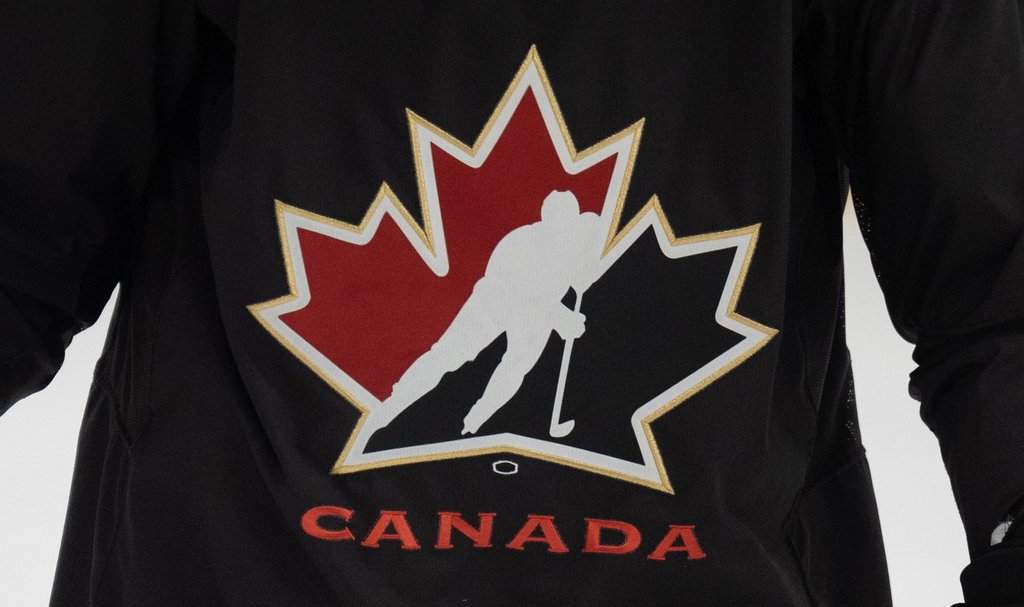 Canada whips U.S. 8-1 to win Hlinka Gretzky Cup