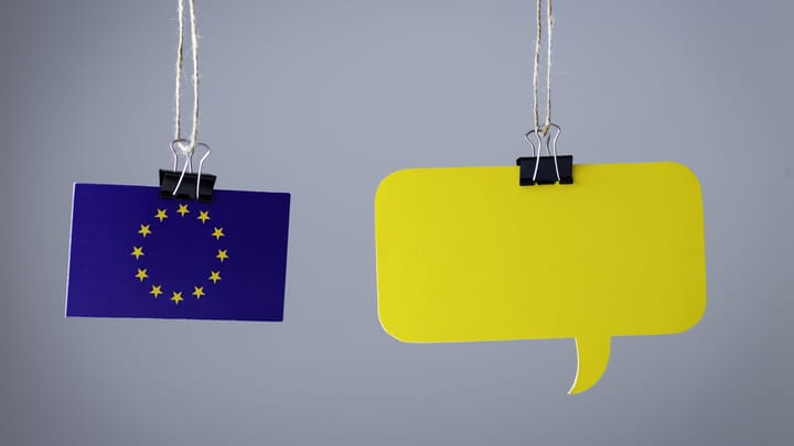 Russian Hackers Phish EU Officials Over Messaging Apps