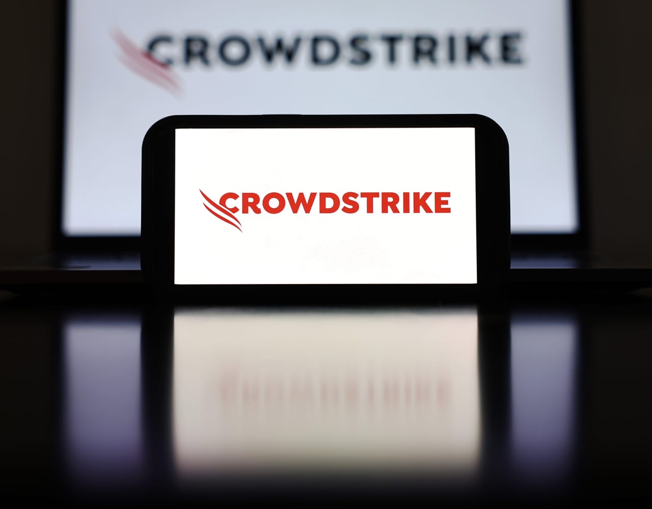 CrowdStrike’s stock has jumped after record-breaking earnings. Wall Street is lapping it up.