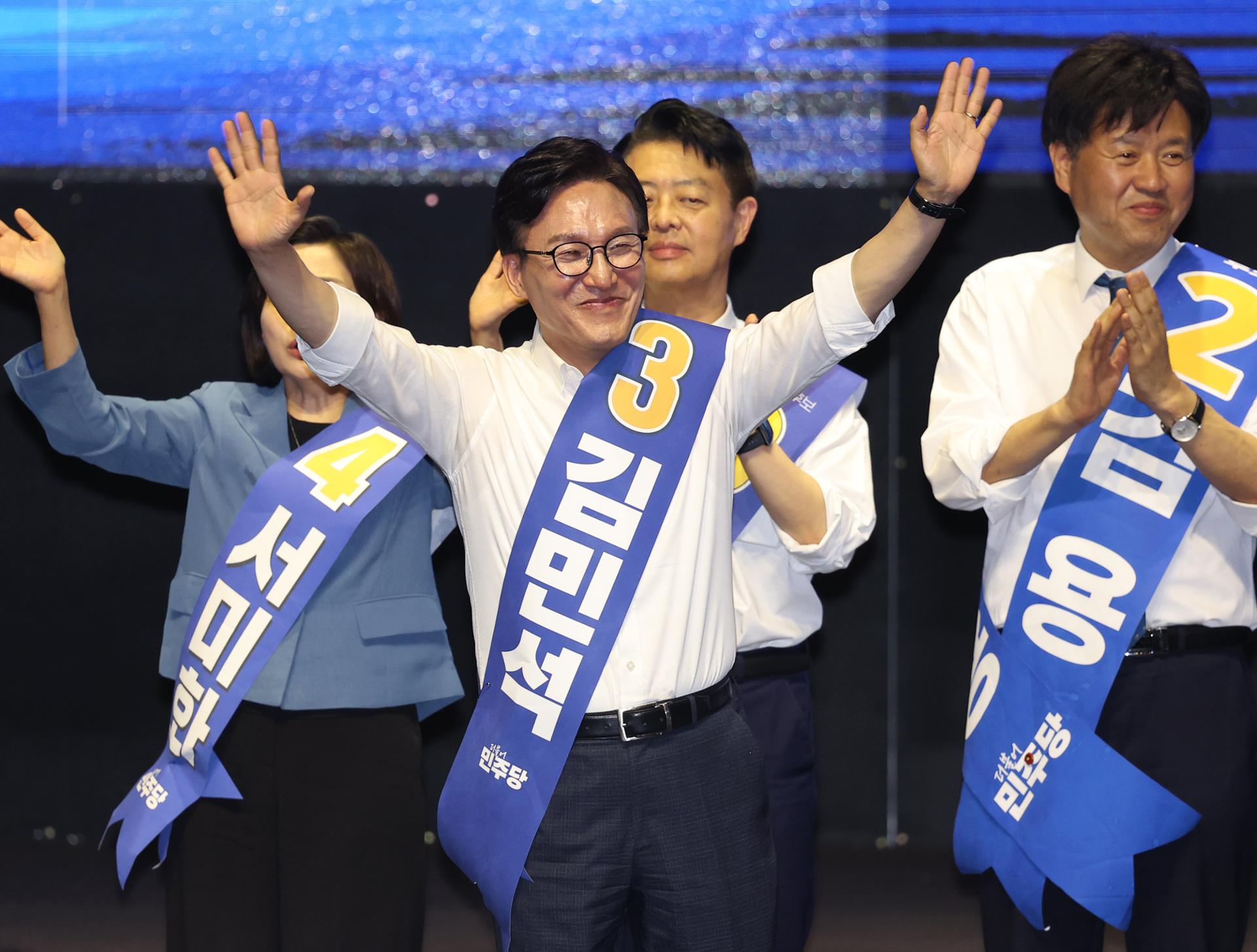 Ex-PM wins Gangwon, Daegu-North Gyeongsang primaries in ruling party's leadership election