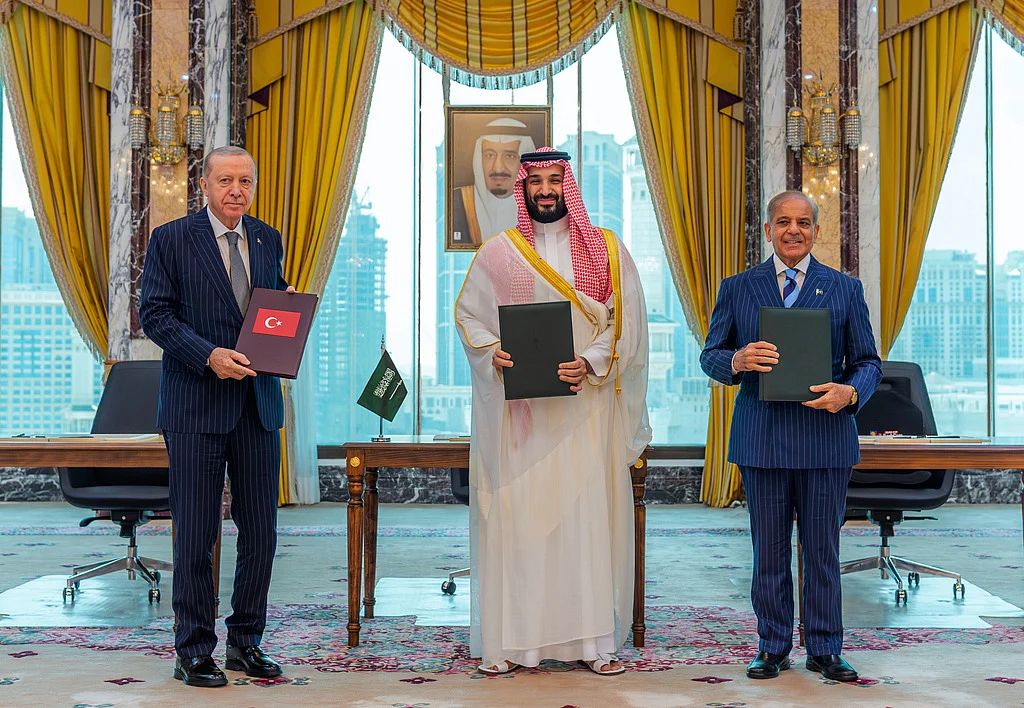 Pakistan says Saudi-Tukey defence pact is 'purely defensive'