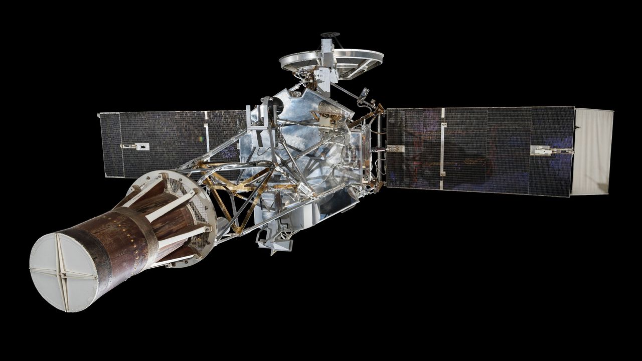 On this day in space! Aug. 27, 1962: NASA launches Mariner 2 to Venus for ambitious flyby
