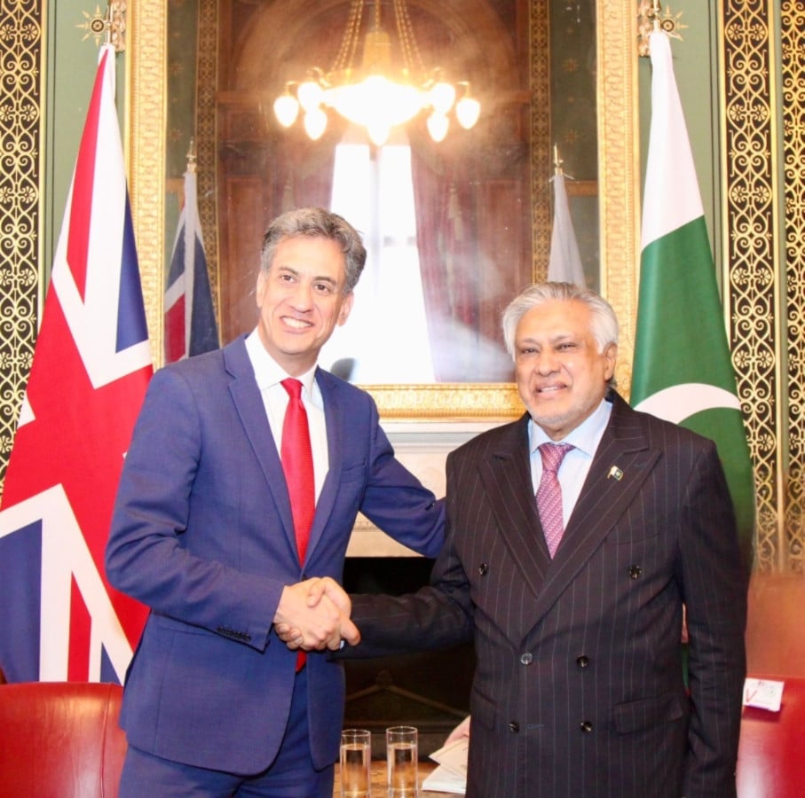 Indus Waters Treaty, regional security situation discussed in FM Dar's meeting with British foreign secretary