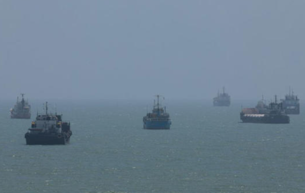 Shipping traffic through Strait of Hormuz rises slightly