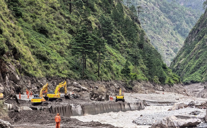 Magnitude 5 earthquake hits Tibet, hundreds of miles north of Himalayan flood