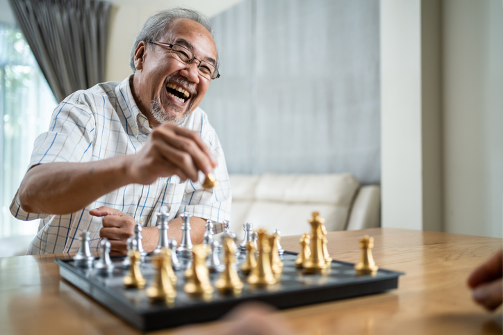 Can Converting 25% of My 401(k) Over 4 Years Help Me Avoid RMDs and Taxes Before Retirement?