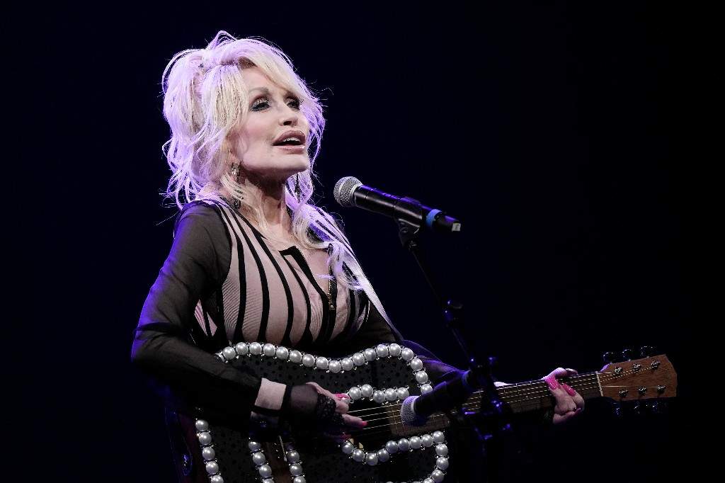 Petition to rename Nashville airport in honour of Dolly Parton gains traction