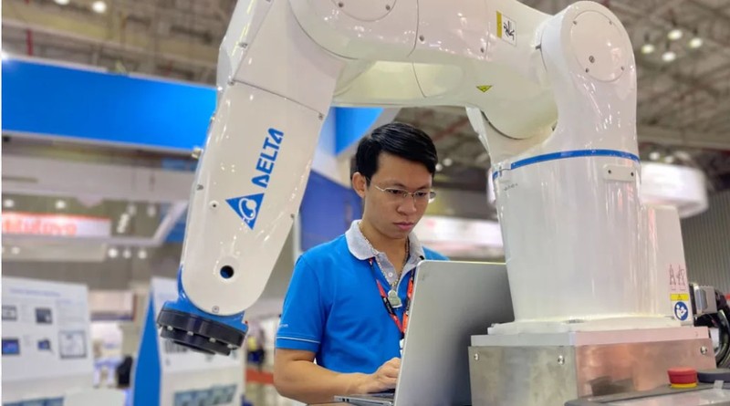 Vietnam opens more overseas job opportunities in Canada, Albania