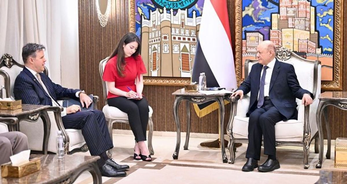 Targeting of Mokha port exposes Houthi campaign against Yemen’s resources, says Al-Alimi
