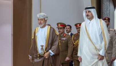 Amir leads farewell of Sultan of Oman