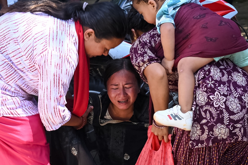 Nepal flood death toll climbs to 389 as rescue teams search for missing