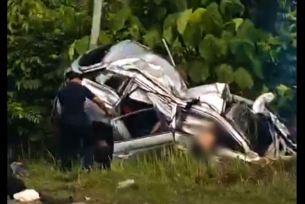 Two killed in Proton X70 crash while fleeing police checkpoint in Gua Musang