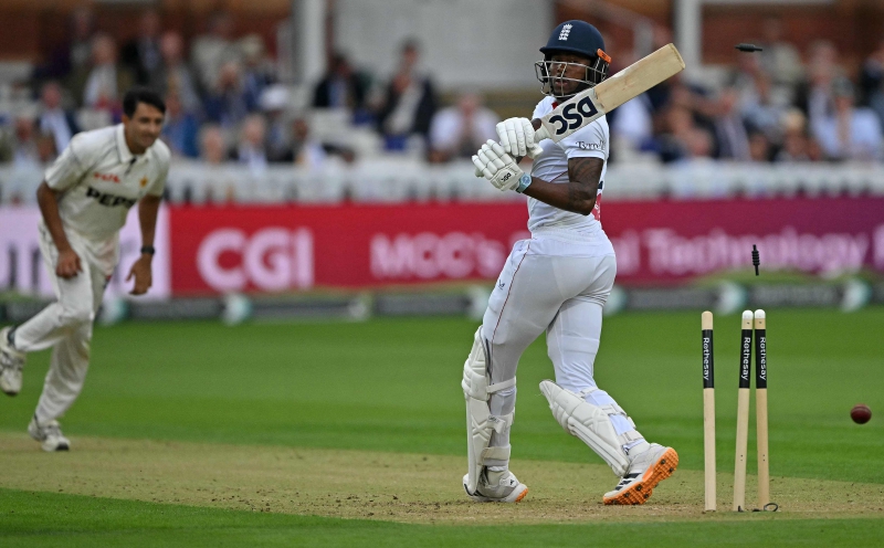 Smith and Cox revive England after Abbas strikes for Pakistan